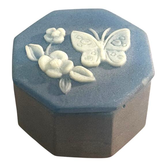 Vintage Incolay Stone Trinket Box Octagon Lid Butterfly Floral White Relief - Picture 1 of 7